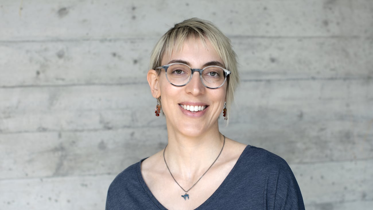 Zwei Frauen mit ihren Kindern.