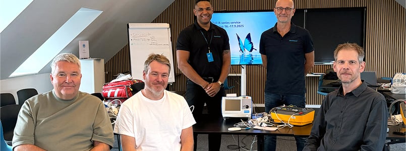 Greetings from the ZOLL service training Greetings from the ZOLL service training