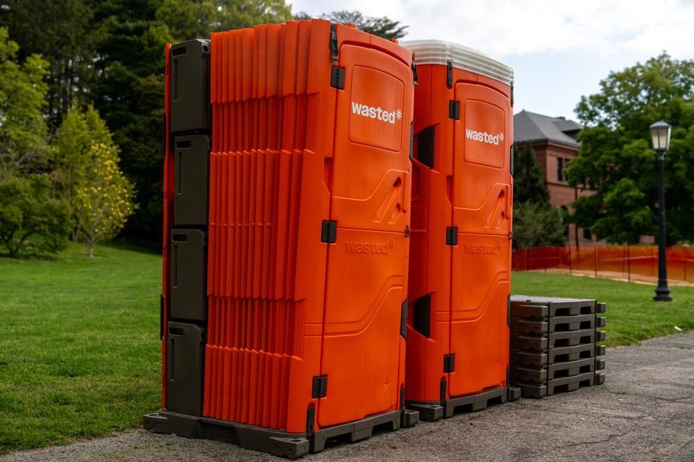 porta potty