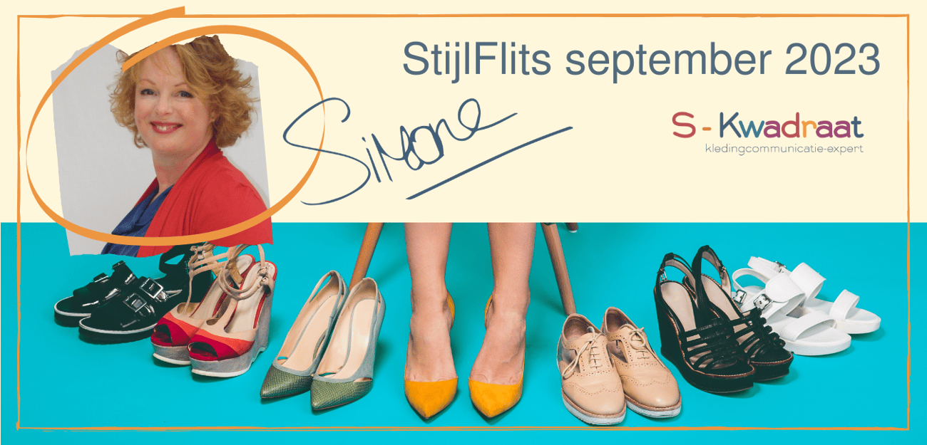 Desk with Two Chairs