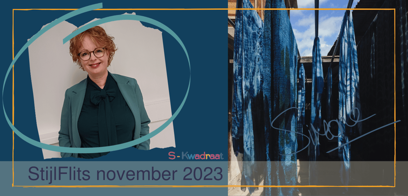 Desk with Two Chairs