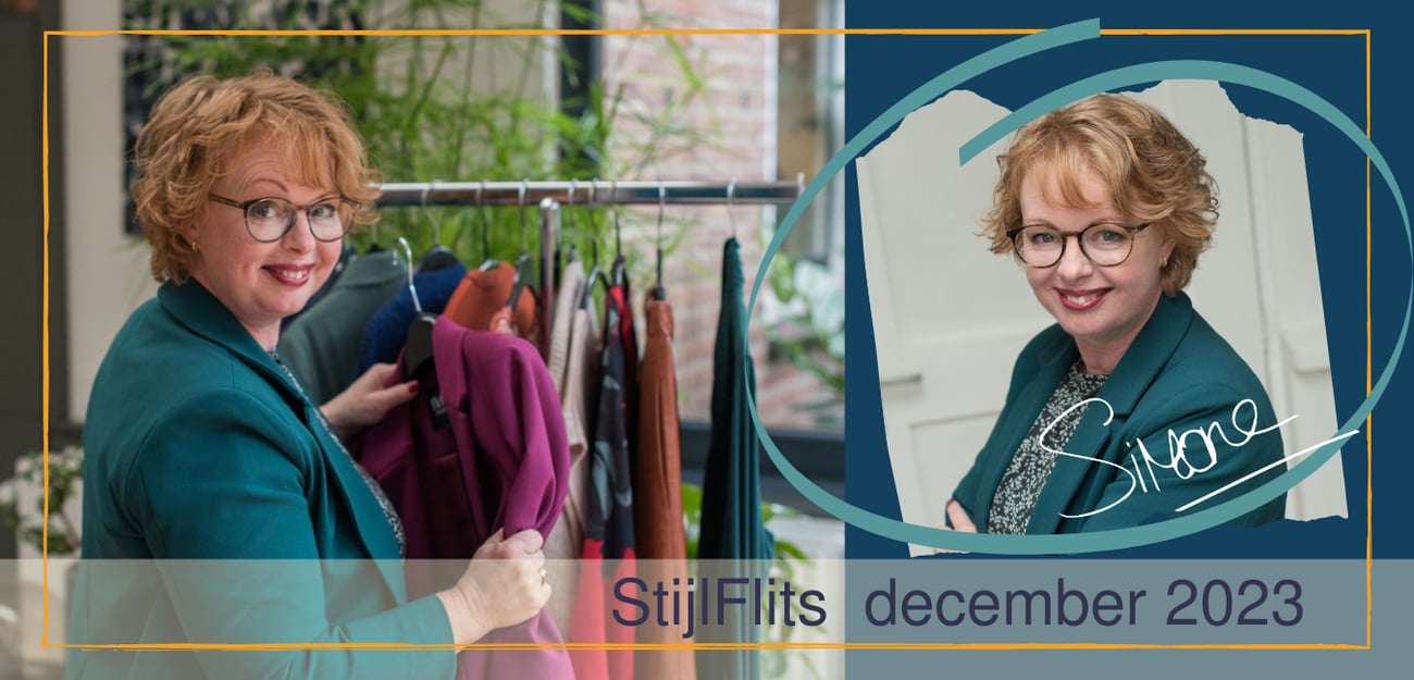 Desk with Two Chairs