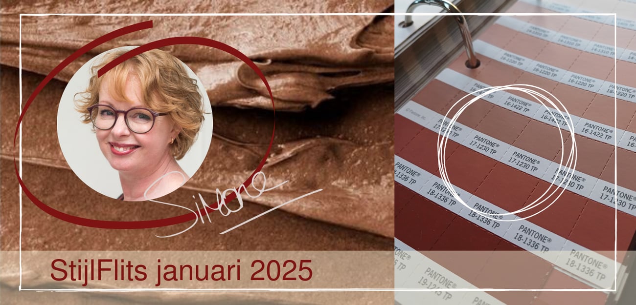 Desk with Two Chairs