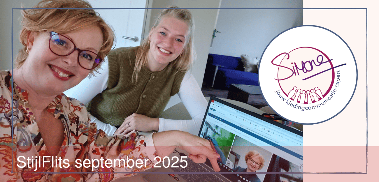 Desk with Two Chairs