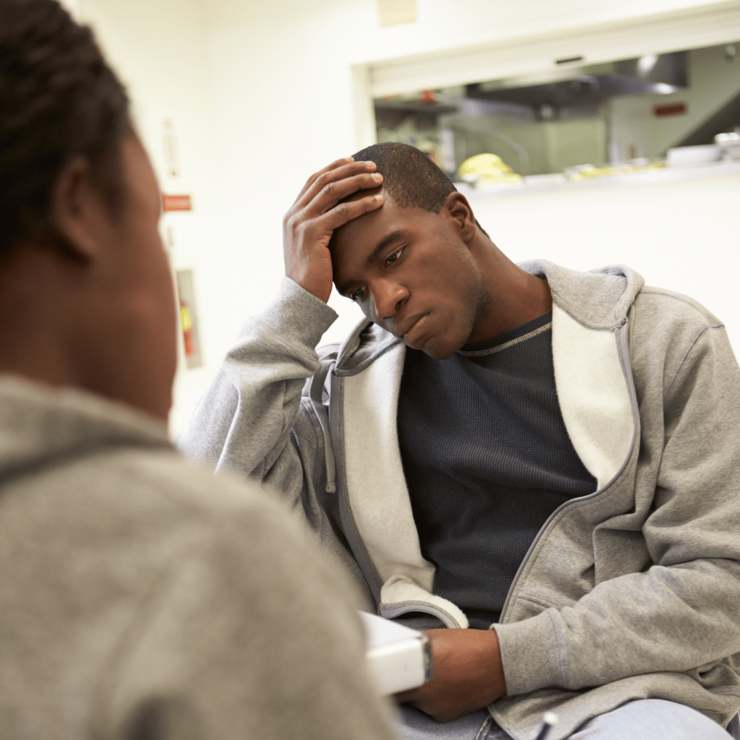 Paciente do sexo masculino no consultório médico 