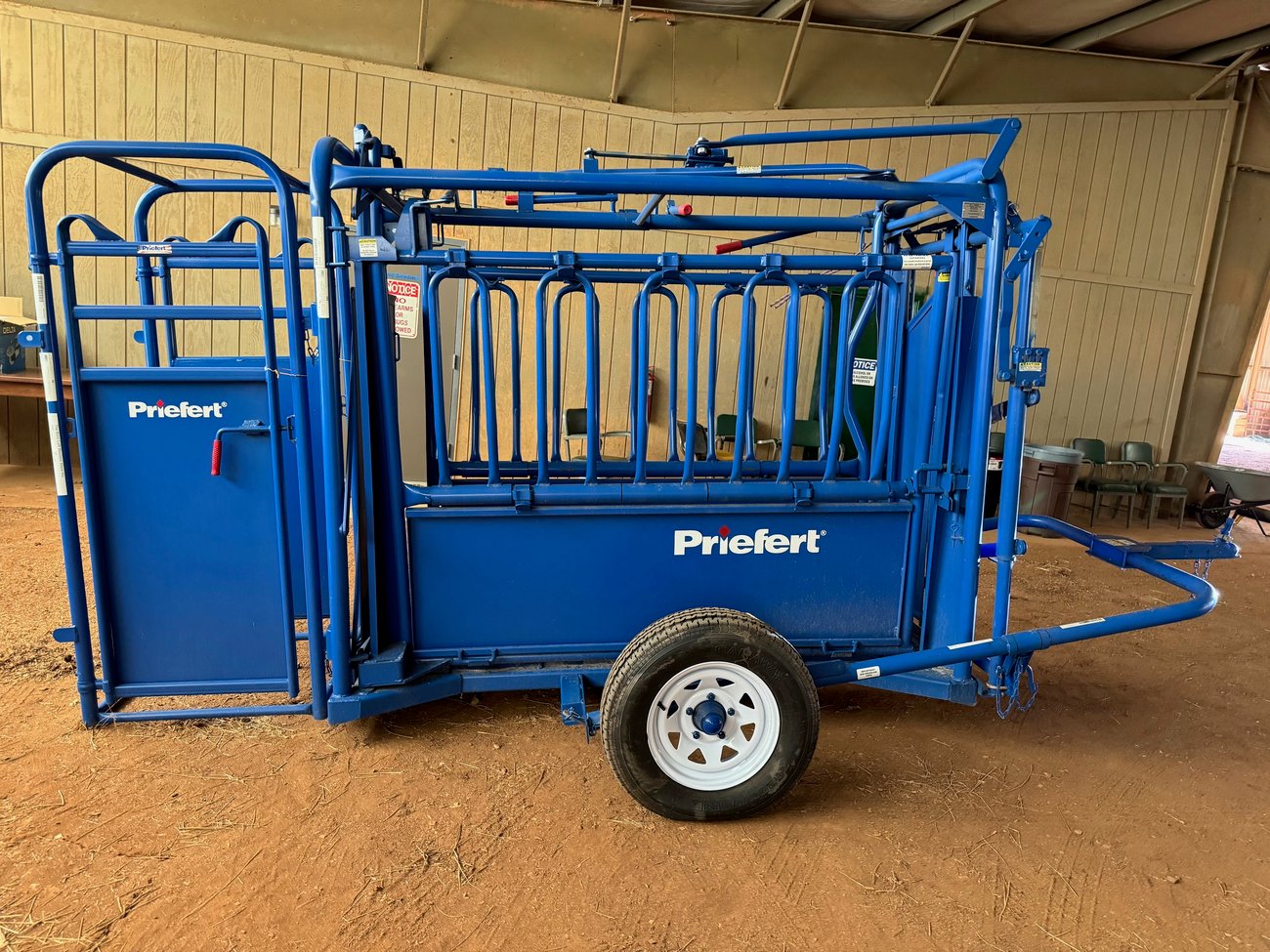 priefert S04 cattle chute