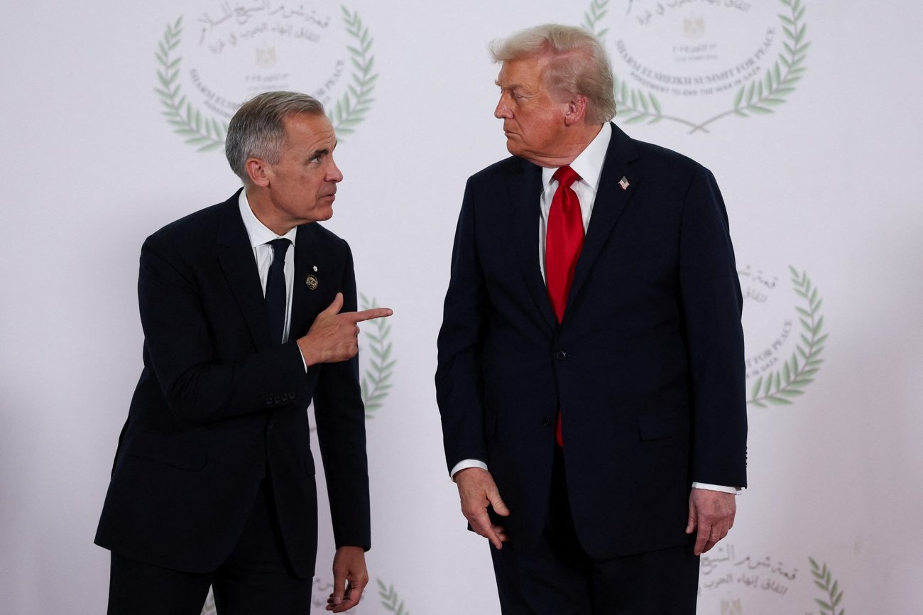 Photo of Canadian prime minister Mark Carney (left) and US president Donald Trump (right).
