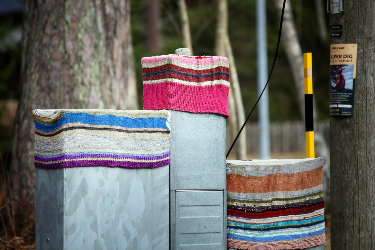 Stickat på elskåp i Haninge, foto: Johan Bjurer, Mostphotos