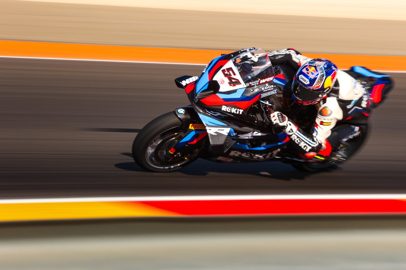 Imagen de Toprak Razgatlioglu en la Aragón Round de MotorLand en 2024.