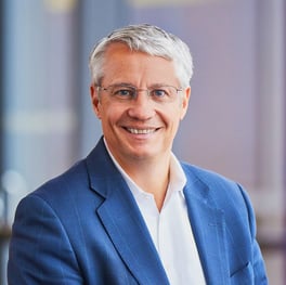 Bob Biggio, Vice-Presidente e Diretor de Sustentabilidade e Imóveis