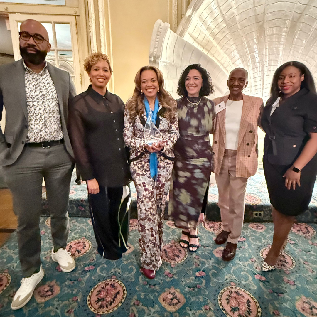 El equipo de Participación Comunitaria de BMCHS en la Gala Bostonians for Youth