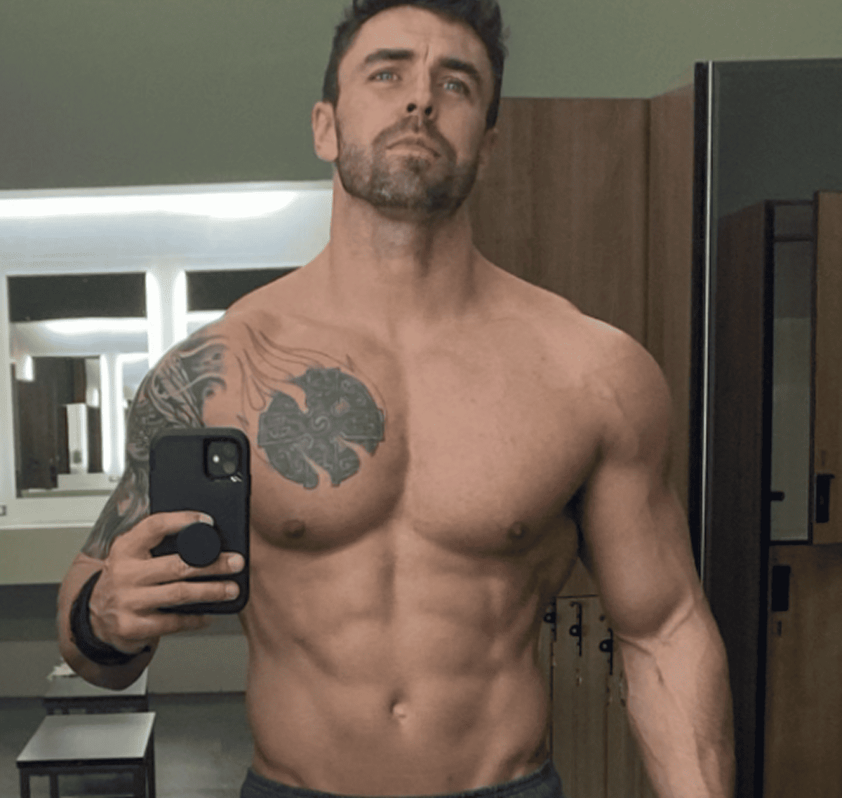 Healthy and fit Macrostax user