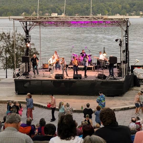 live music by the lake