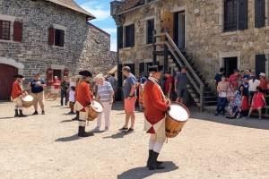 people and reeanactors at fort ticonderoga