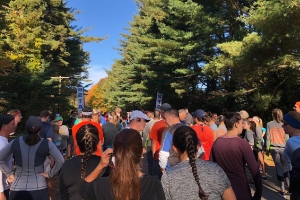 crowd at start of a 5K