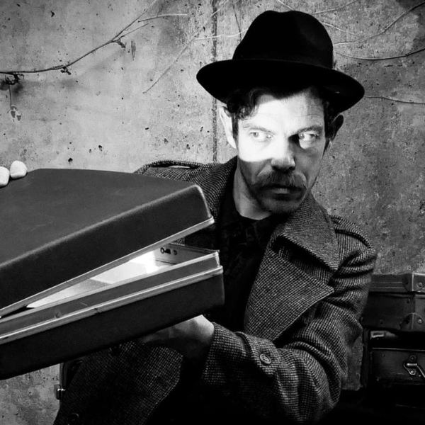 Teater Katapult præsenterer Suitcase Show