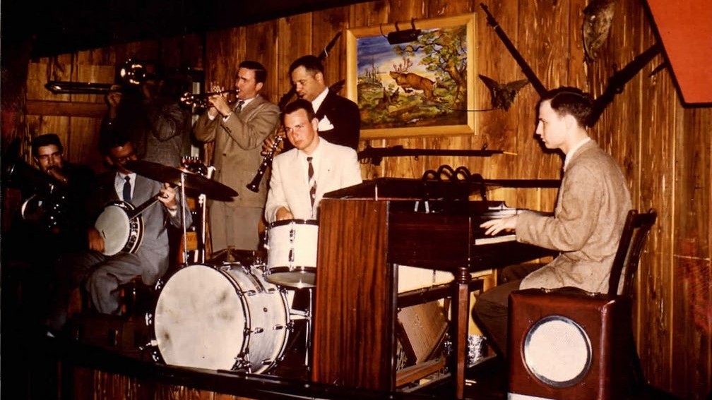 he Salty Dogs jazz band plays at the Hunt Club in 1954 or 1955. (Credit: FitzGerald's) he Salty Dogs jazz band plays at the Hunt Club in 1954 or 1955. (Credit: FitzGerald's)