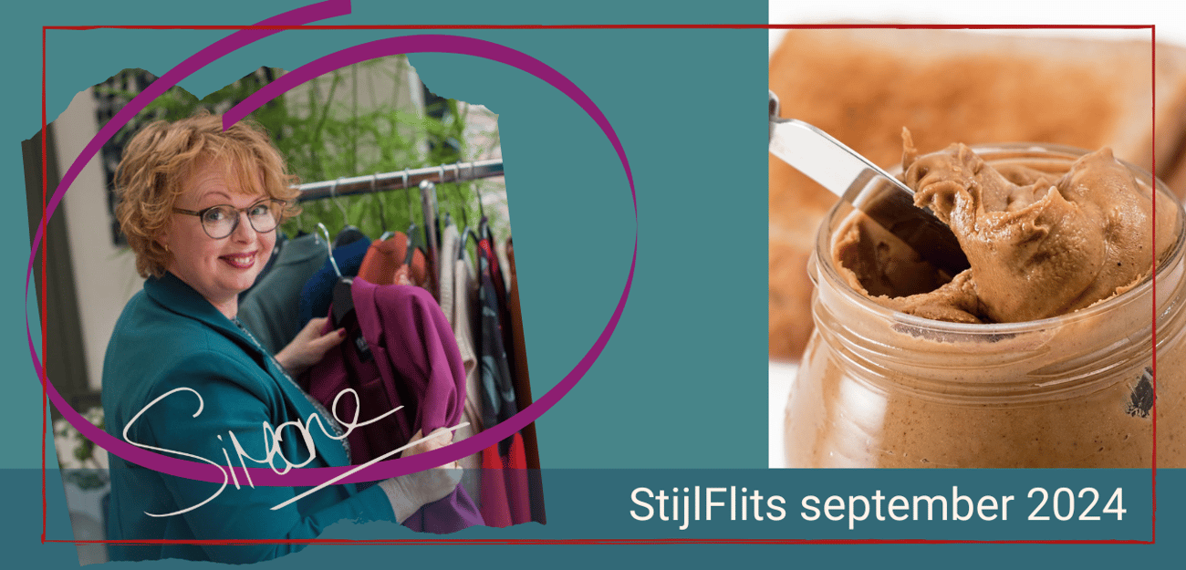 Desk with Two Chairs