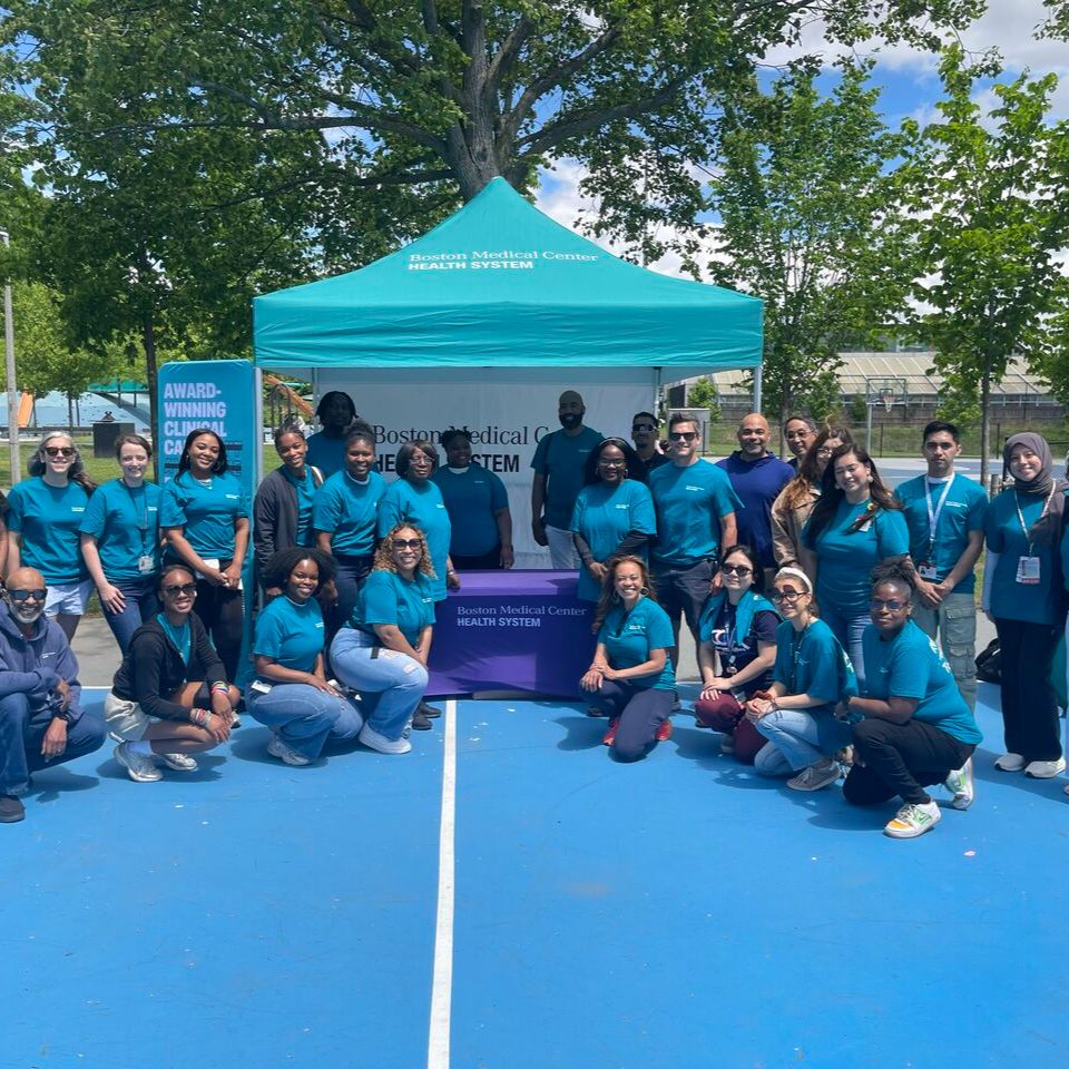 Carpa del BMC en el evento comunitario del Día de la Bandera Haitiana