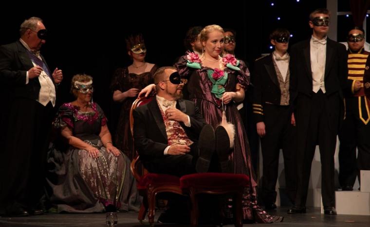 Opera Magazine with Opera News, Review of Cavalleria rusticana & The Barber of Seville
