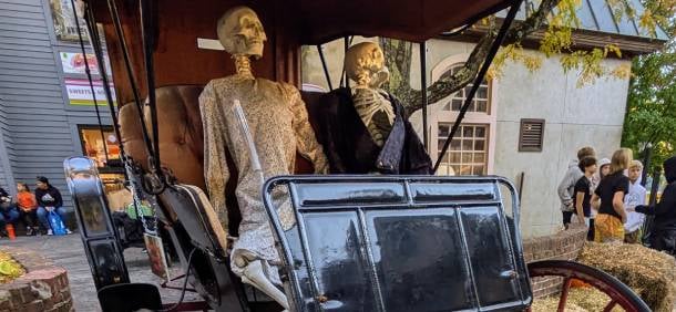 skeletons in carriage at great escape's fright fest