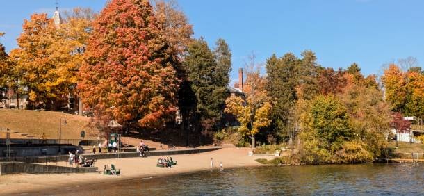 shepard's park beach with fall foliage