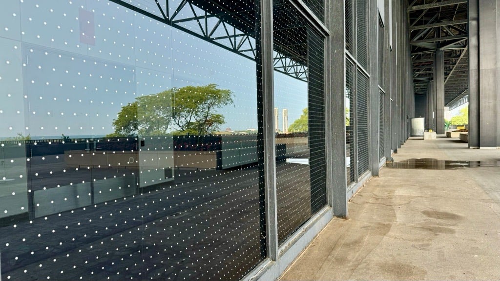 Bird friendly pattern on glass at McCormick Place Lakeside. Credit: Patty Wetli Bird friendly pattern on glass at McCormick Place Lakeside. Credit: Patty Wetli
