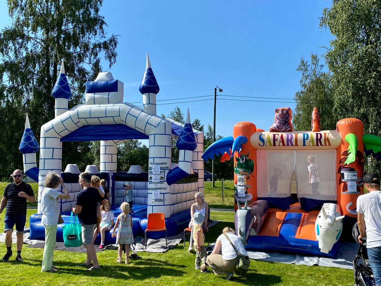 Pomppulinnoja kesämarkkinoilla