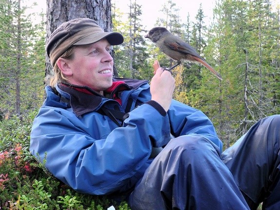 Sebastian Kirppu med lavskrika, foto: Sveriges Natur