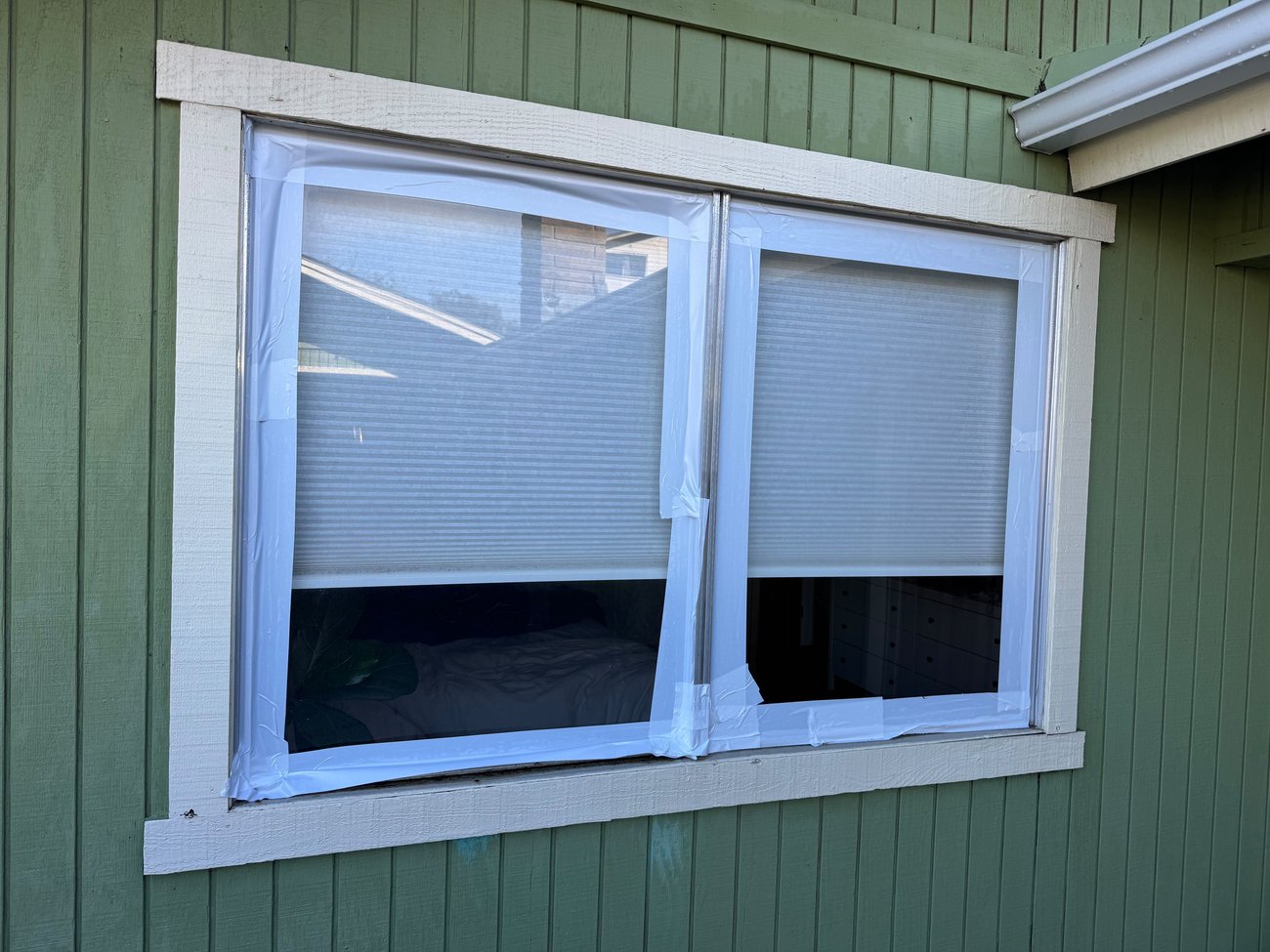 An iFixit tech writer patched up his old single pane windows with some industrial marine heat shrink tape in a pinch. An iFixit tech writer patched up his old single pane windows with some industrial marine heat shrink tape in a pinch.