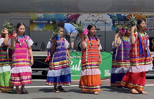 Grupo de Danza Folklórica La Sagrada Familia