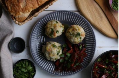 Fot eines feierlich dekorierten Gerichtes.