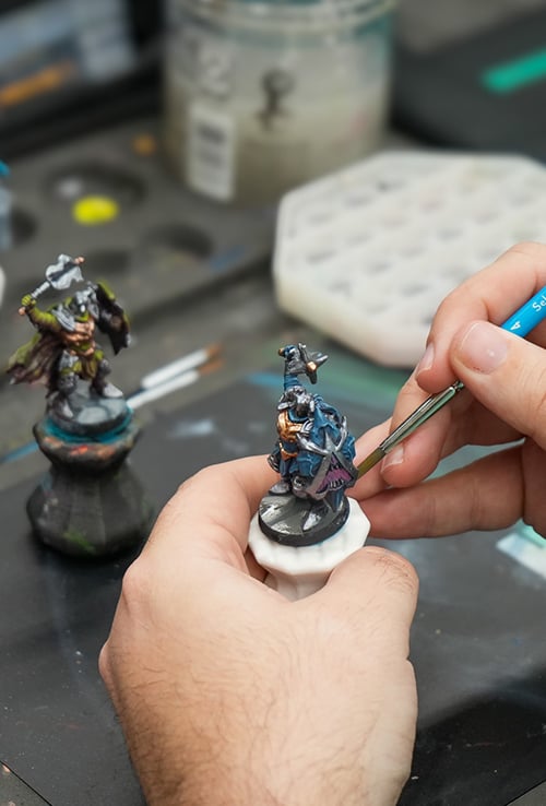 painting a mini figurine