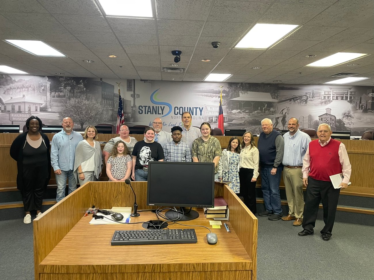 image of 4H members and leaders with county commissioners